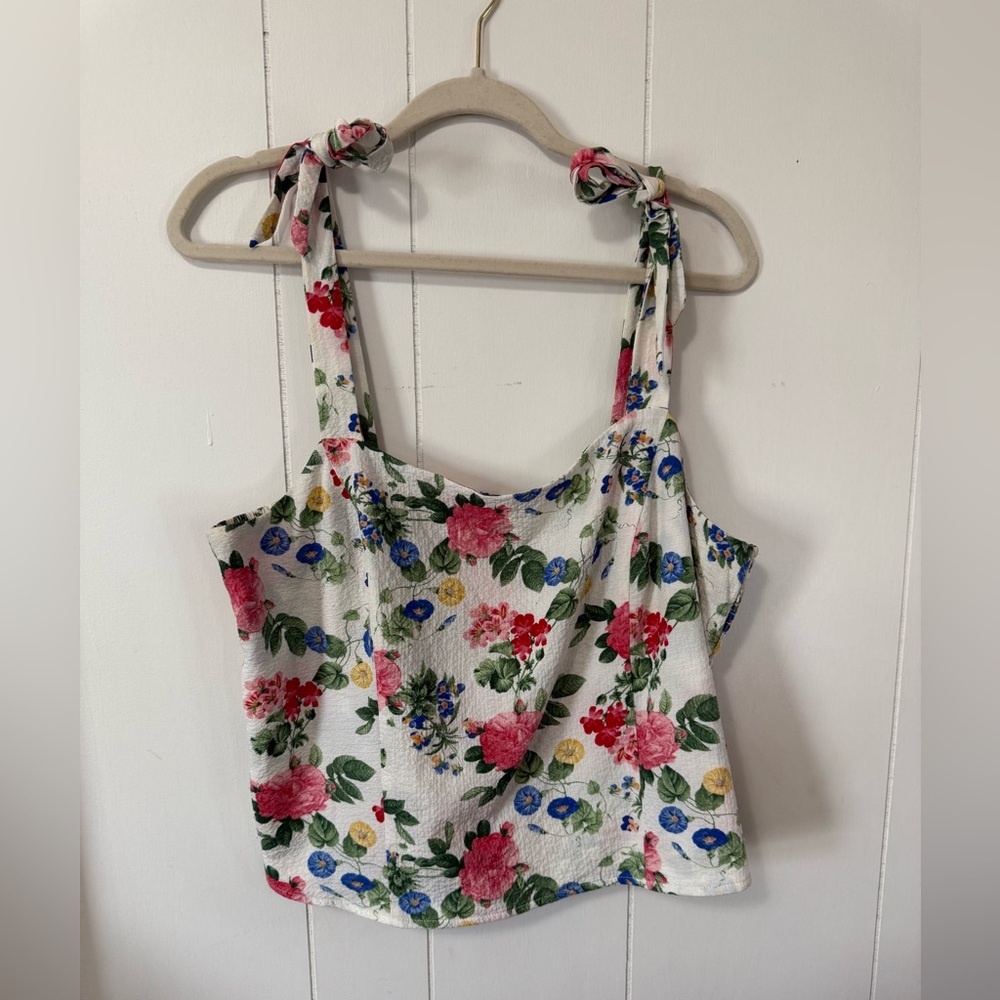 Old Navy White and Red Sleeveless Tie Front Tank Top